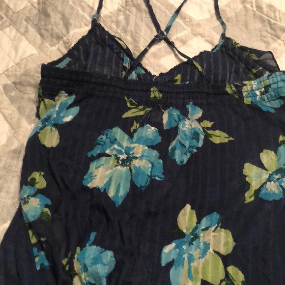 Pretty summer top - Picture 2 of 7